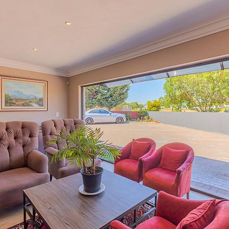 Holiday Guest House Langebaan Exterior photo