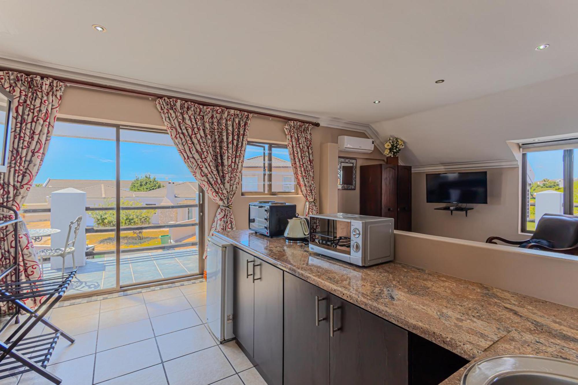 Holiday Guest House Langebaan Exterior photo