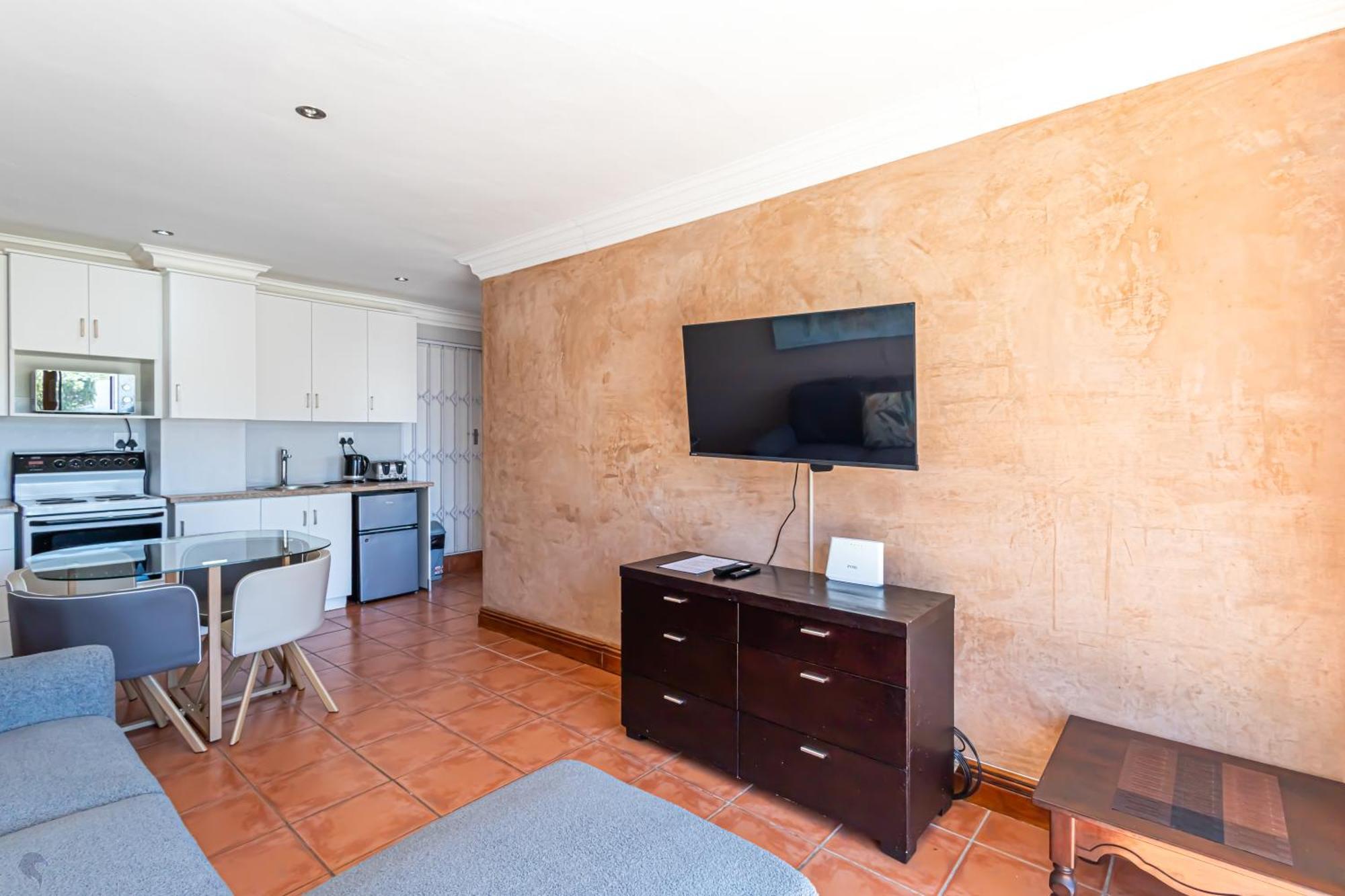 Holiday Guest House Langebaan Exterior photo