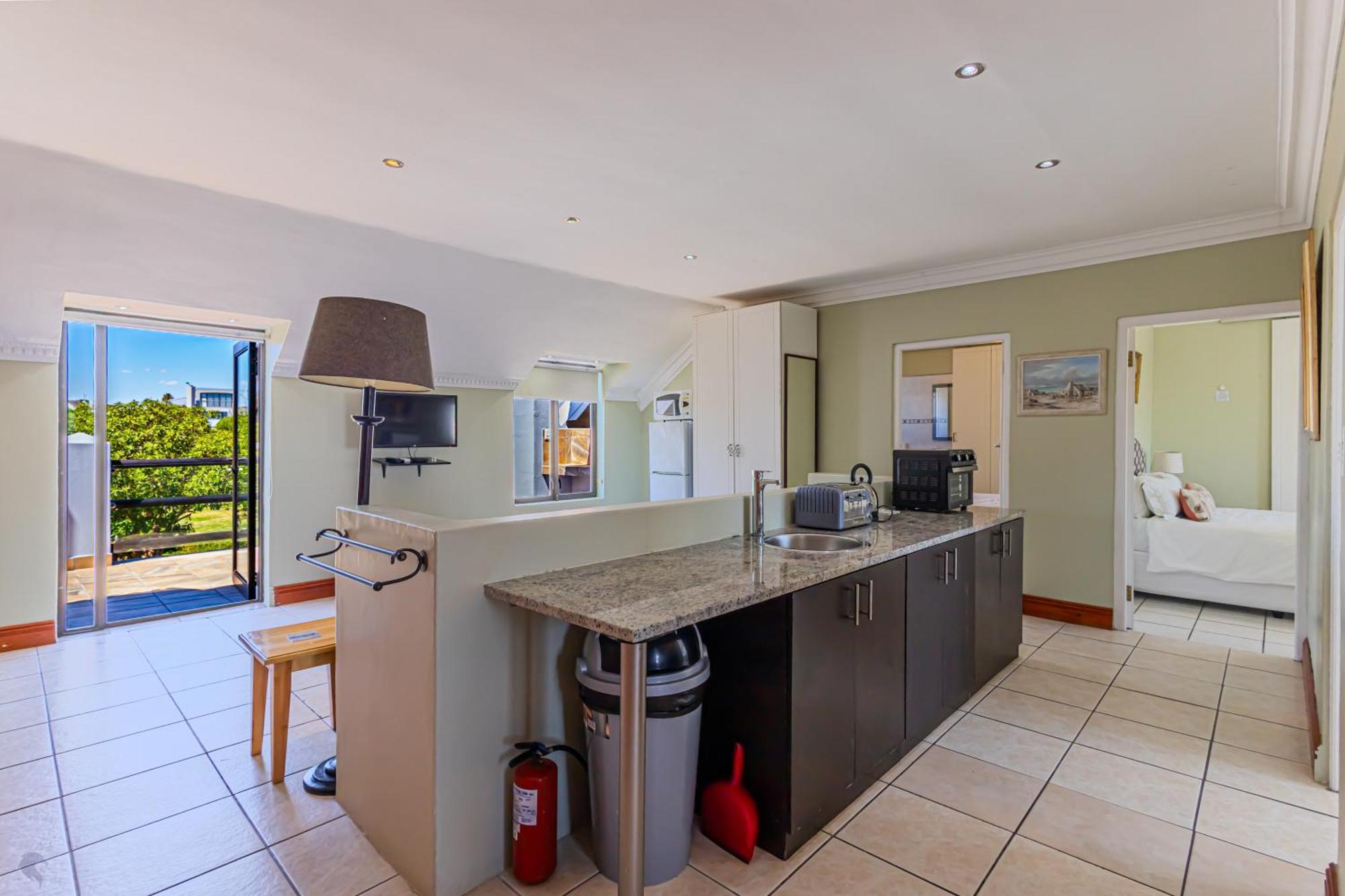 Holiday Guest House Langebaan Exterior photo
