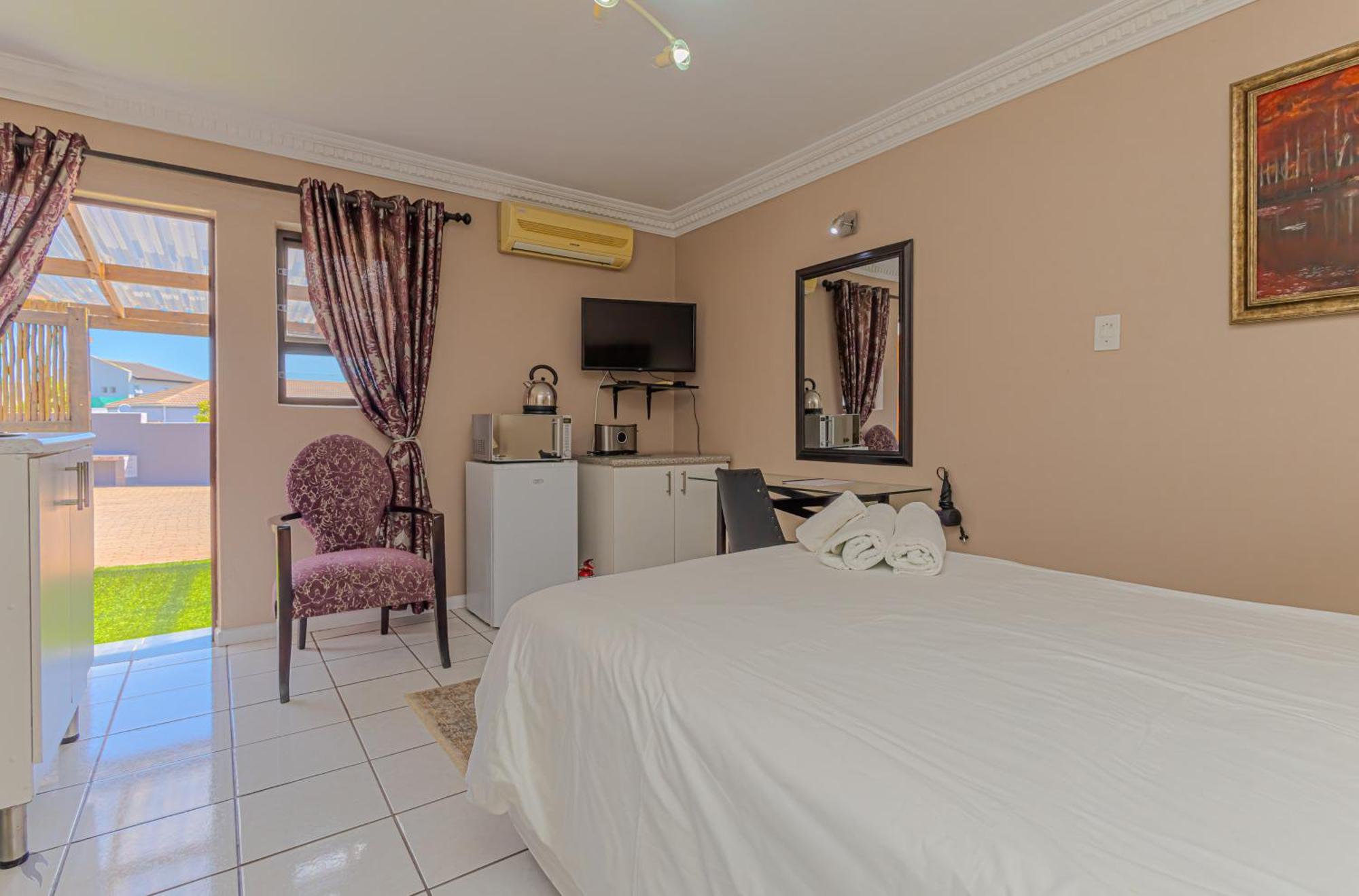 Holiday Guest House Langebaan Exterior photo