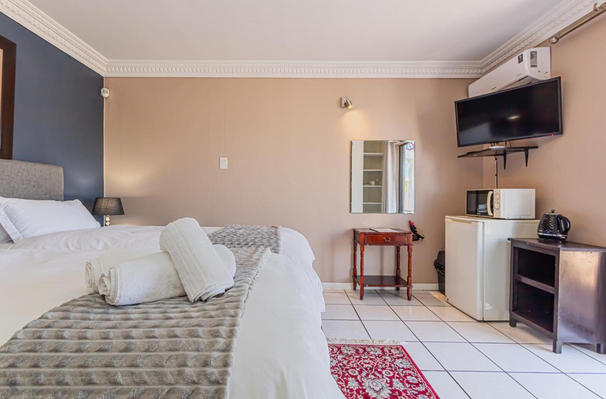 Holiday Guest House Langebaan Exterior photo